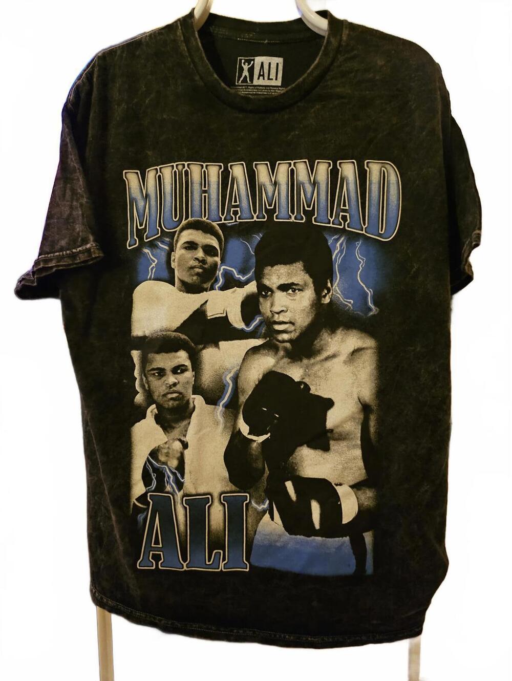 Muhammad Ali - official T-shirt MENS Large NWOT